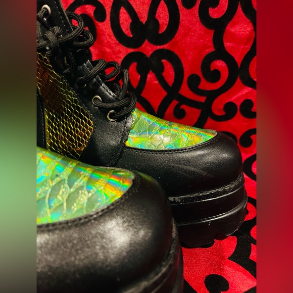 Women’s Platform Chunky Sole Iridescent Boots - Picture 11 of 13